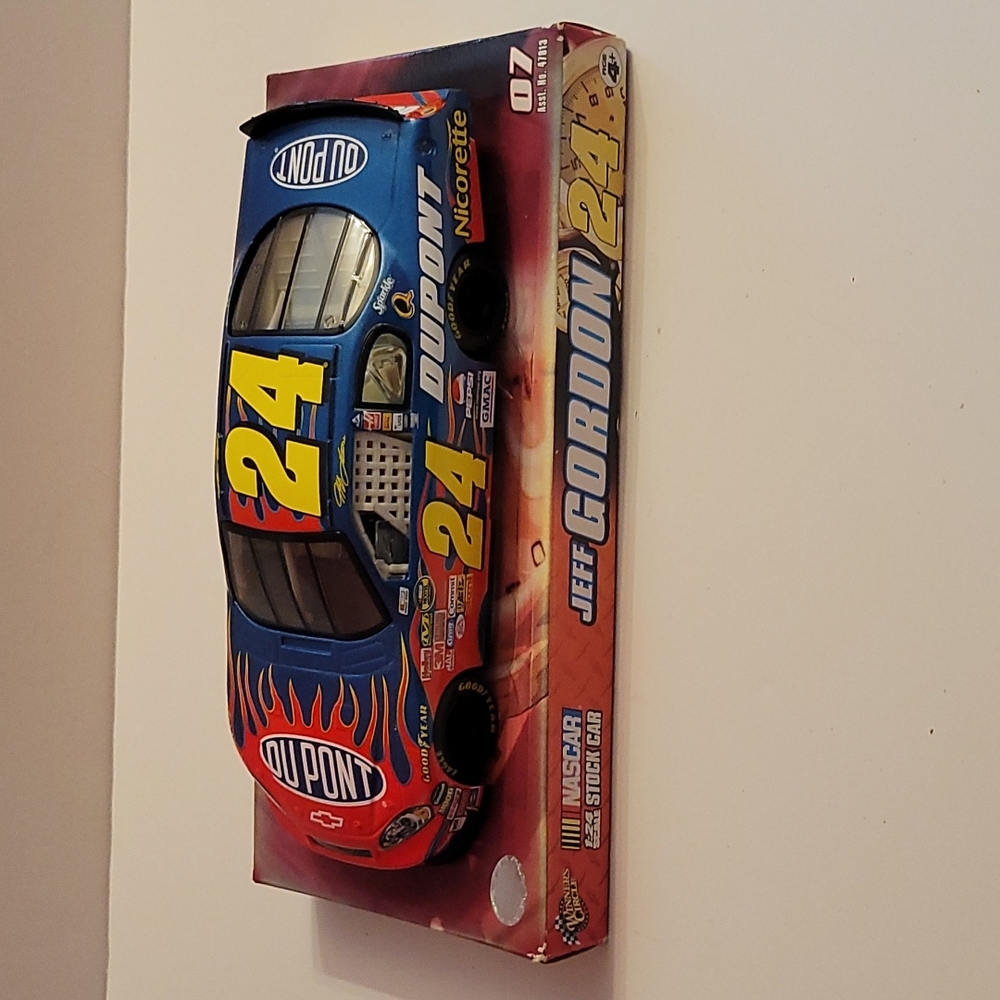 Nascar 1:24 scale,car 24 driver Jeff Gordon Motorsports Authentics. Date 2024.